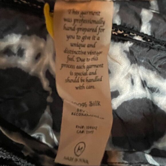 Da-Nang 100% Silk Handcrafted Shirt w/ Embroidery - Picture 8 of 11